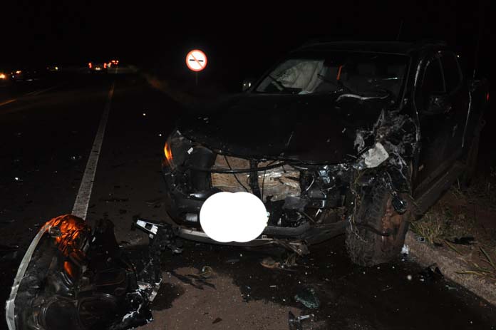 Colis&atilde;o entre um ve&iacute;culo f&uacute;nebre e uma caminhonete deixa uma pessoa morta na BR-060 em Chapad&atilde;o do Sul 