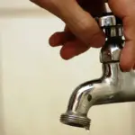 Sanesul Informa: vai faltar água amanhã nos bairros Sibipiruna, Sucupira, Espatódia.