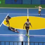 Jogadora é suspensa por 5 anos após chutar cabeça de adversária durante jogo de futsal feminino no Ceará