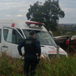 Mãe e filho morrem após veículo capotar em acidente na MS-080