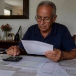 Lei garante ao idoso com dívidas renegociar todas as dívidas de uma vez com parcela que cabe no bolso e ainda protege o salário