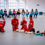 Cerca de 180 profissionais da Educação recebem treinamento para agir em emergências nas escolas da Rede Municipal de Chapadão do Sul