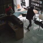 Ladrões invadem loja e levam iPhones e outros celulares durante a madrugada em Costa Rica