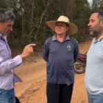 Prefeito Weliton Guimarães percorre estradas rurais, acompanha serviços e ouve produtores em Alcinópolis